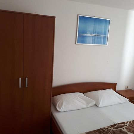 Guest House & Restaurant Adriatic كليك المظهر الخارجي الصورة