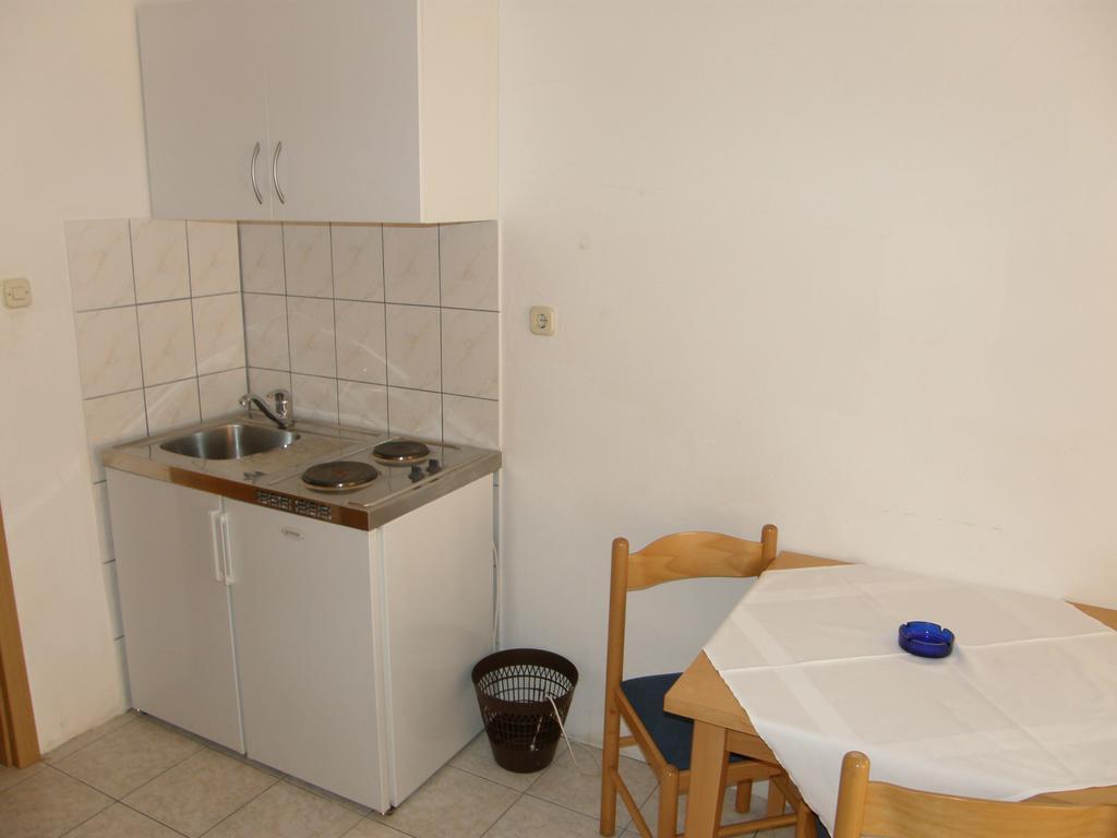 Guest House & Restaurant Adriatic كليك المظهر الخارجي الصورة