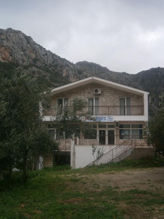 Guest House & Restaurant Adriatic كليك المظهر الخارجي الصورة