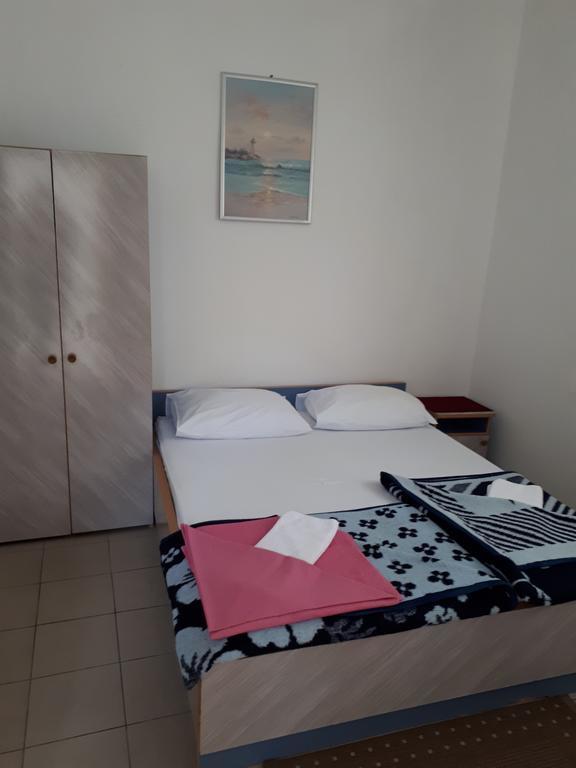 Guest House & Restaurant Adriatic كليك المظهر الخارجي الصورة