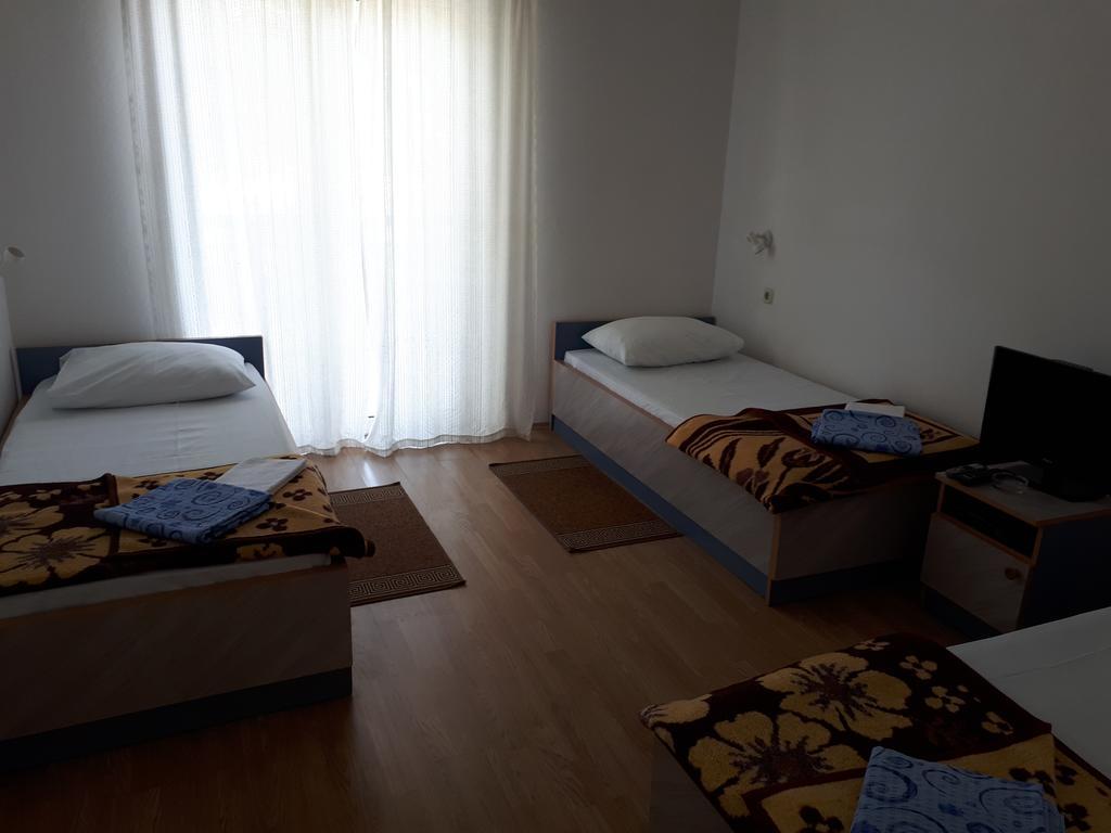 Guest House & Restaurant Adriatic كليك المظهر الخارجي الصورة
